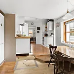 4 Bedroom Gorgeous In Aakirkeby 別荘 Åkirkeby