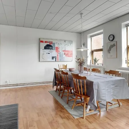 4 Bedroom Gorgeous In Aakirkeby