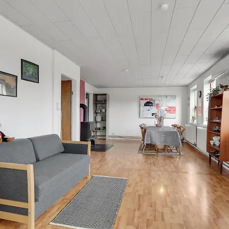 Holiday home Lovely In Aakirkeby With Kitchen Vester Somarken