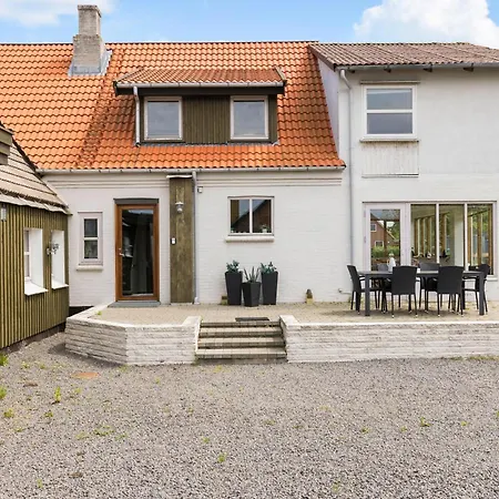 4 Bedroom Gorgeous In Aakirkeby Åkirkeby